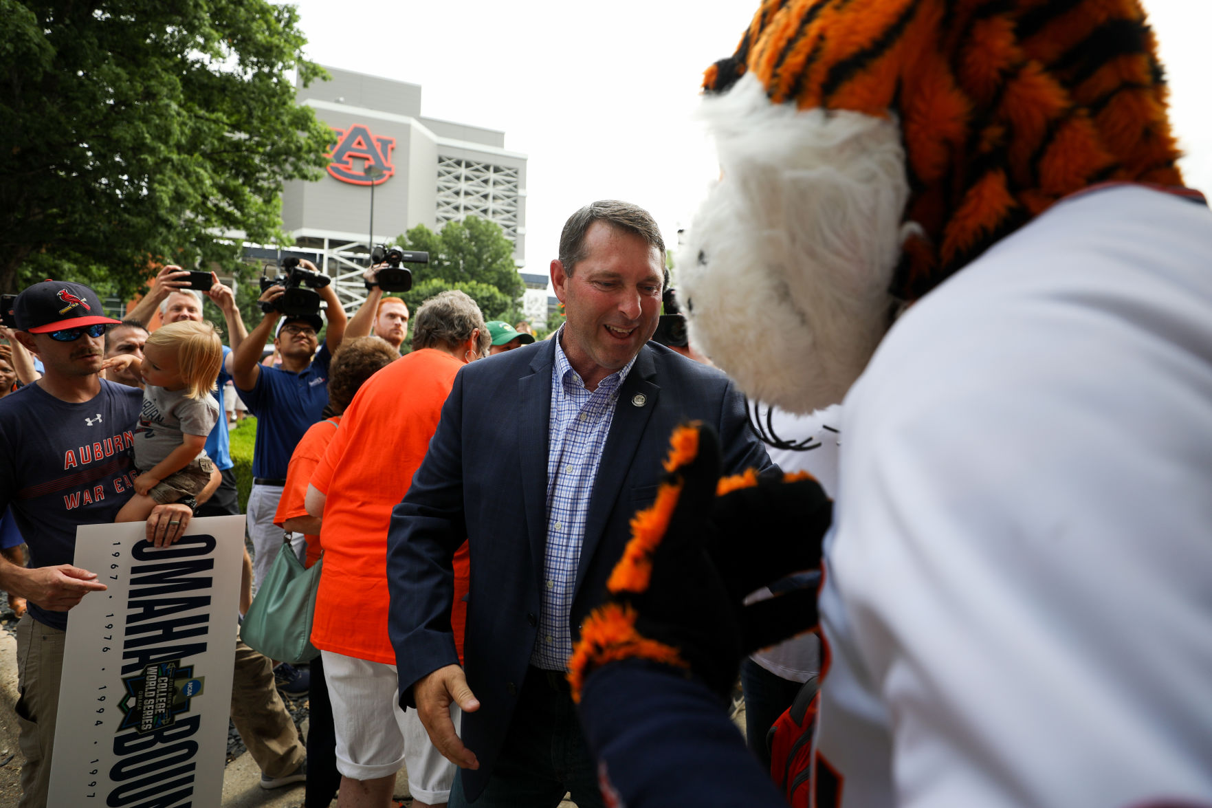 Auburn baseball departs for College World Series in Omaha